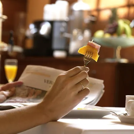 Silken Monumental Naranco מלון אוביידו