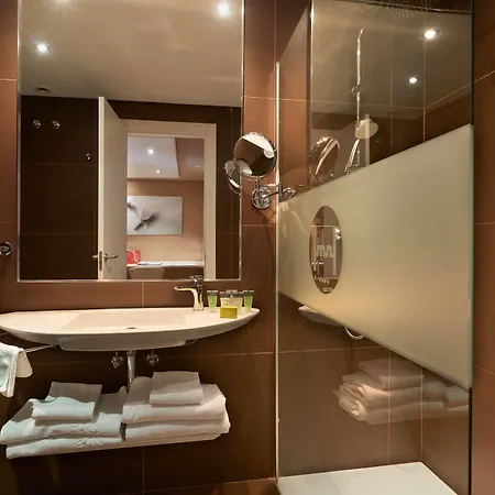 Silken Monumental Naranco מלון אוביידו